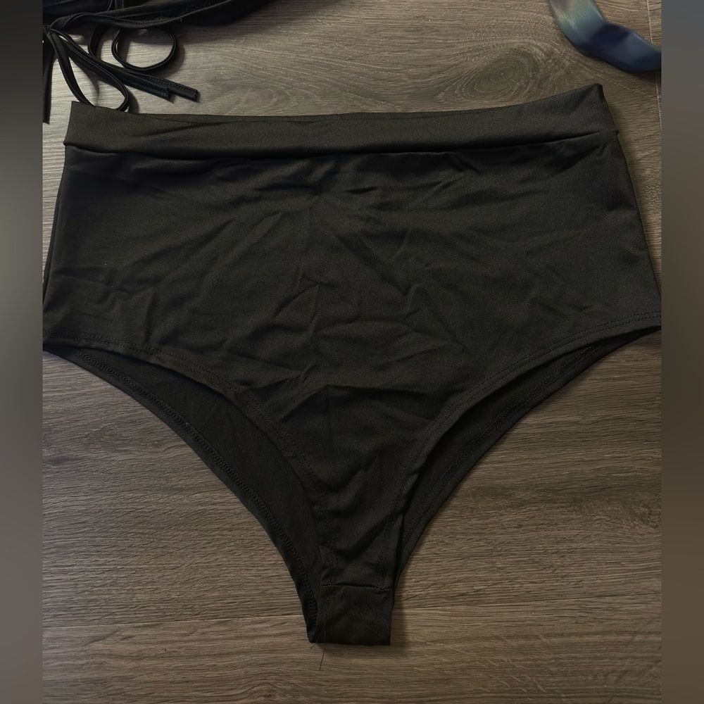womens Black Iheartraves high cut, high waisted bikini bottoms size 1X
